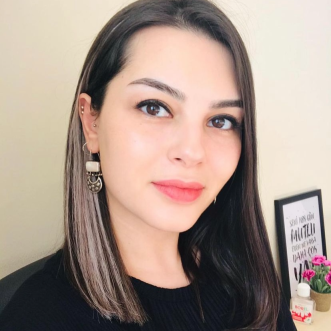 İşsever, Ayşenur Ağaoğlu